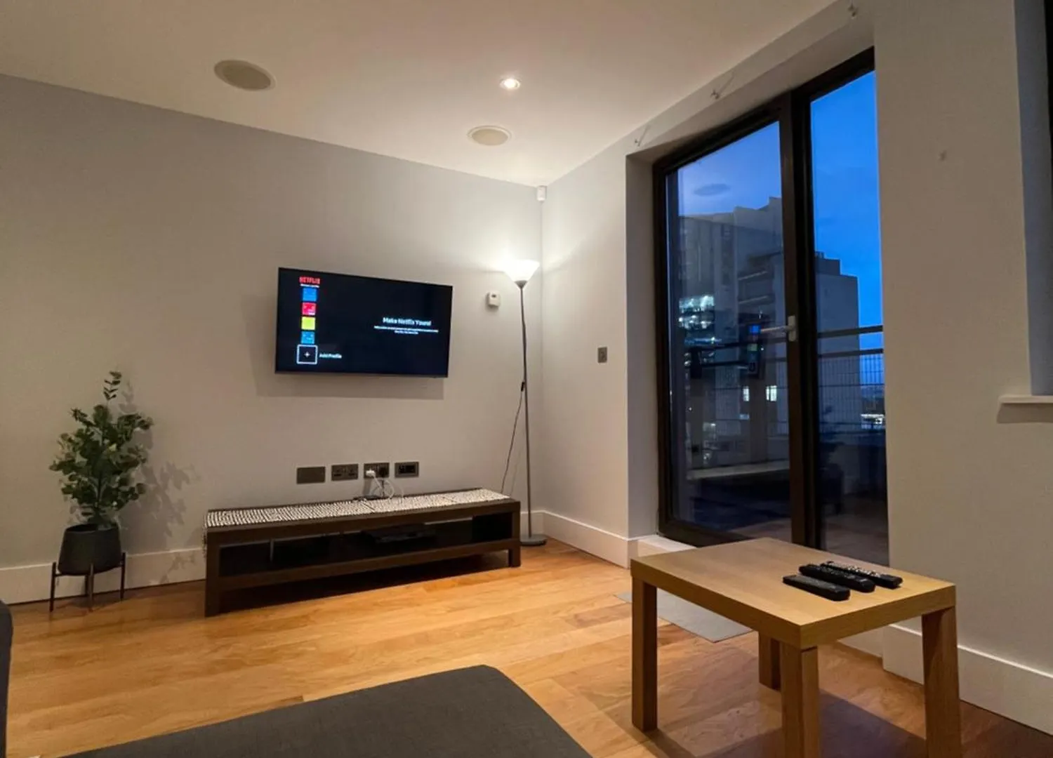 Stylish 1 Bed Apartment In Belfast City Centre