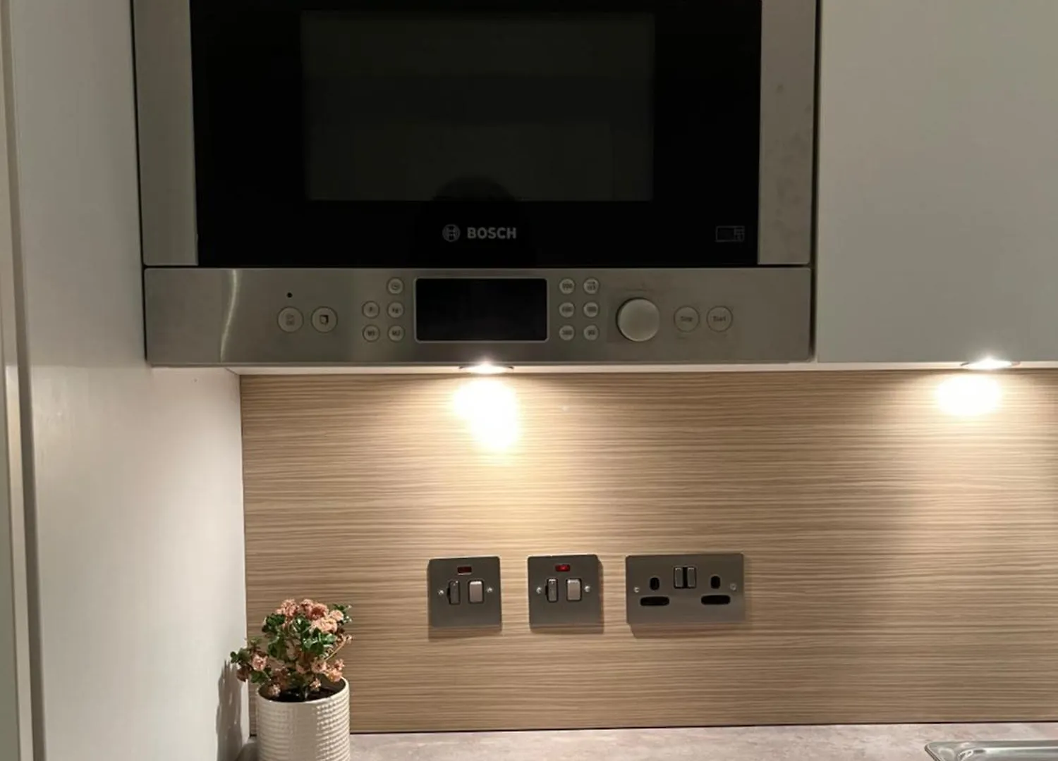 Stylish 1 Bed Apartment In Belfast City Centre 0*,