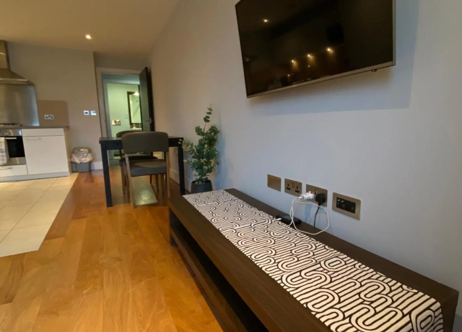 Stylish 1 Bed Apartment In Belfast City Centre