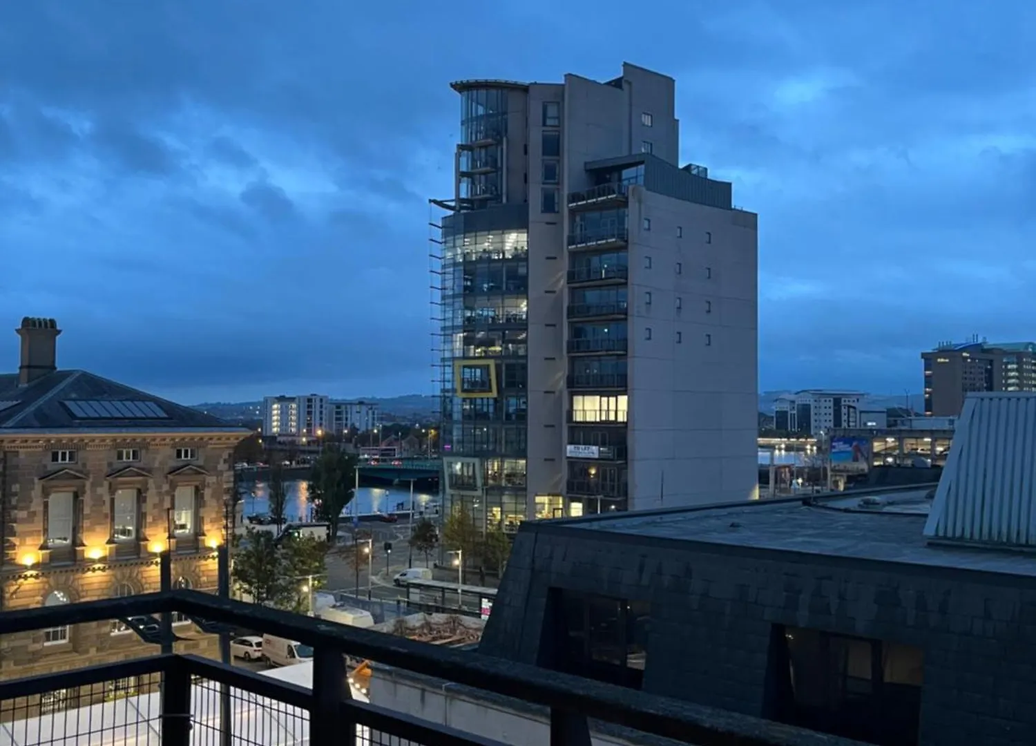 Stylish 1 Bed Apartment In Belfast City Centre Великобритания